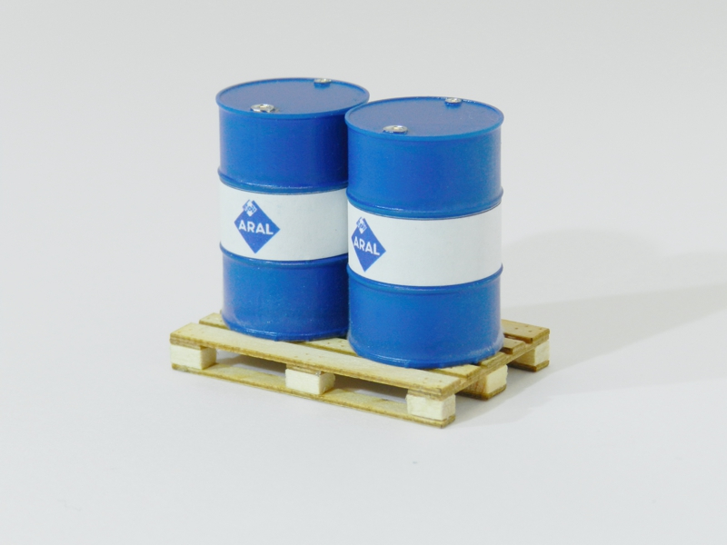 2 Aralf�sser auf Europalette Spur 1